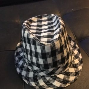 Checkered fedora + black fedora set